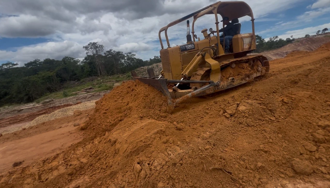 Equipamento PAVTERRA em Obra